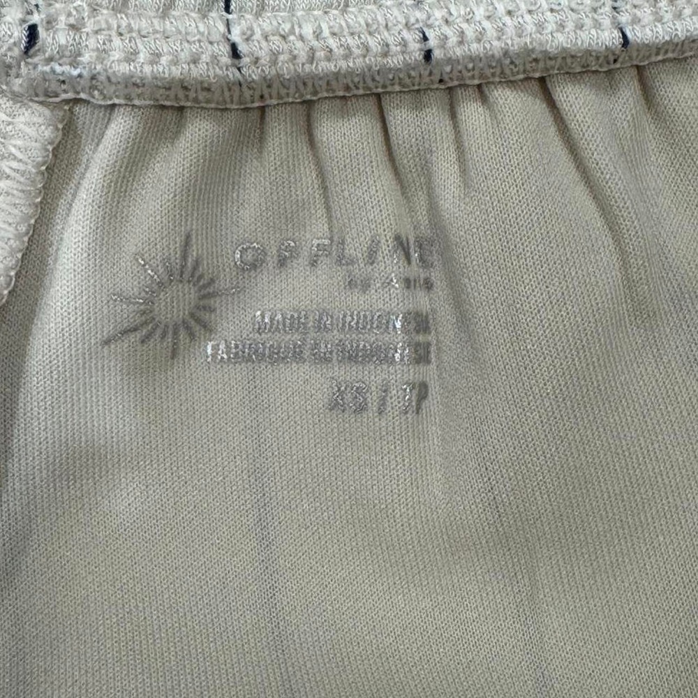 Arie Offline by Paris white with thin black vertical striped pants in XS - Picture 2 of 4